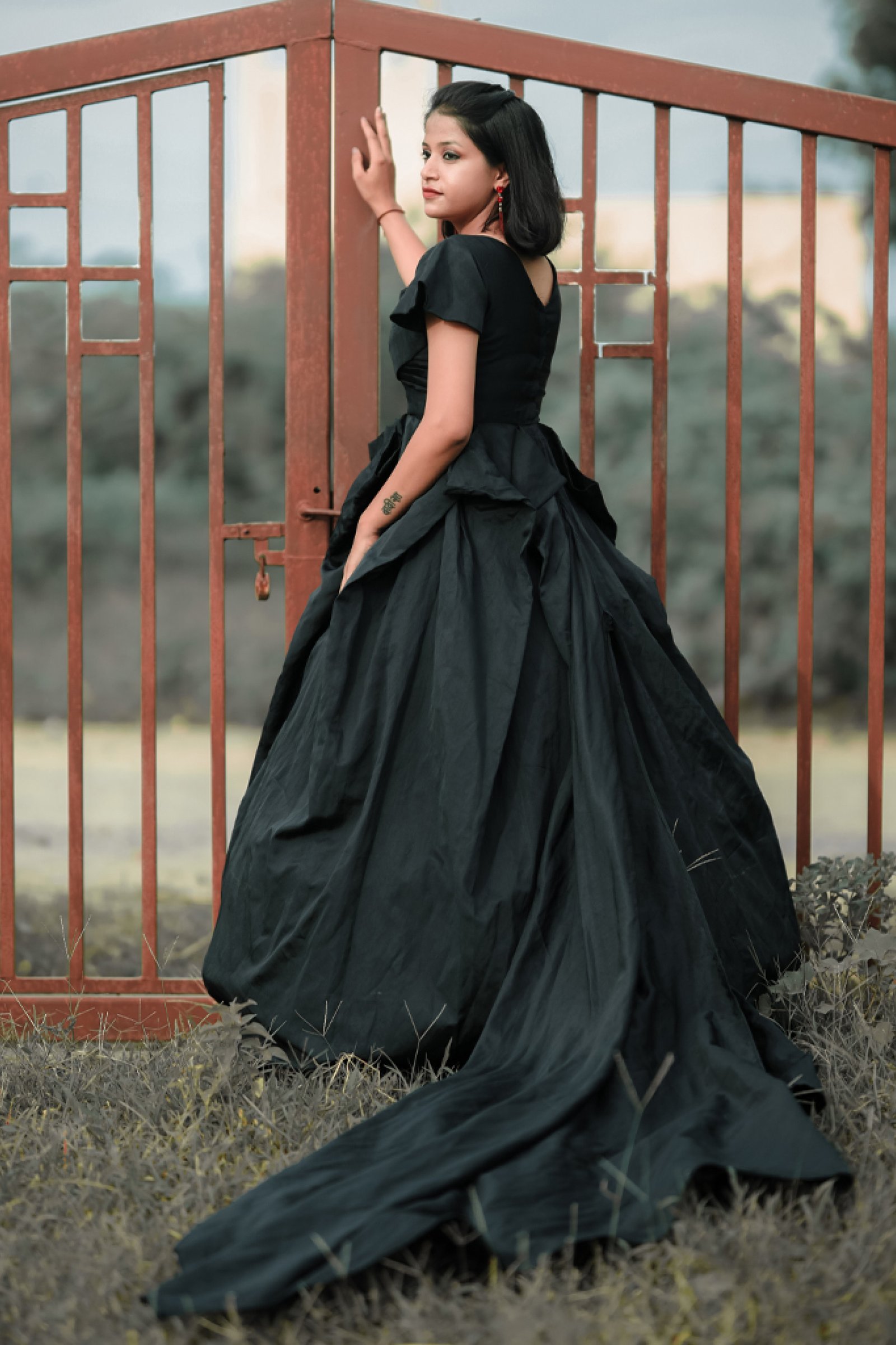 Designer Black Tail Gown For  Pre Wedding
