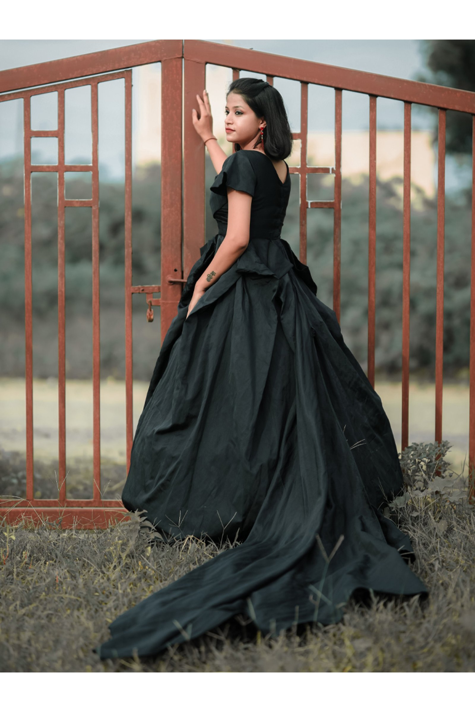 Designer Black Tail Gown For  Pre Wedding