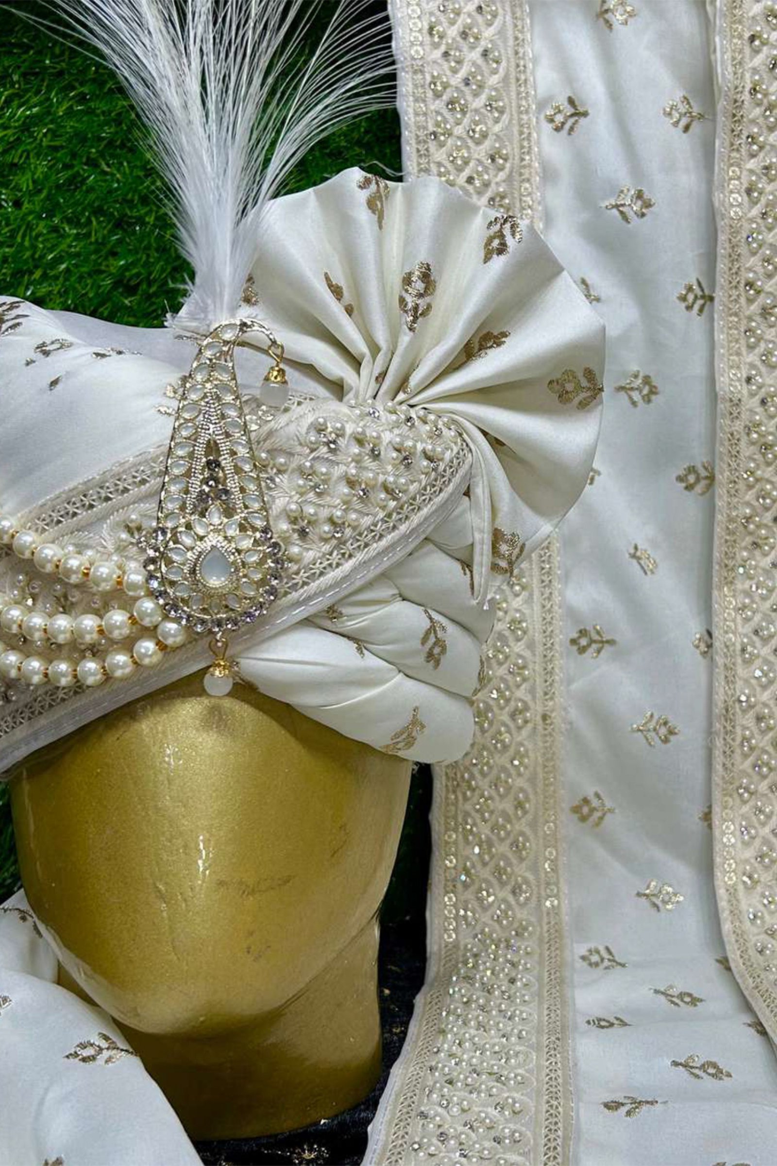 Designer Off White Thread Work Pagari & Dupatta