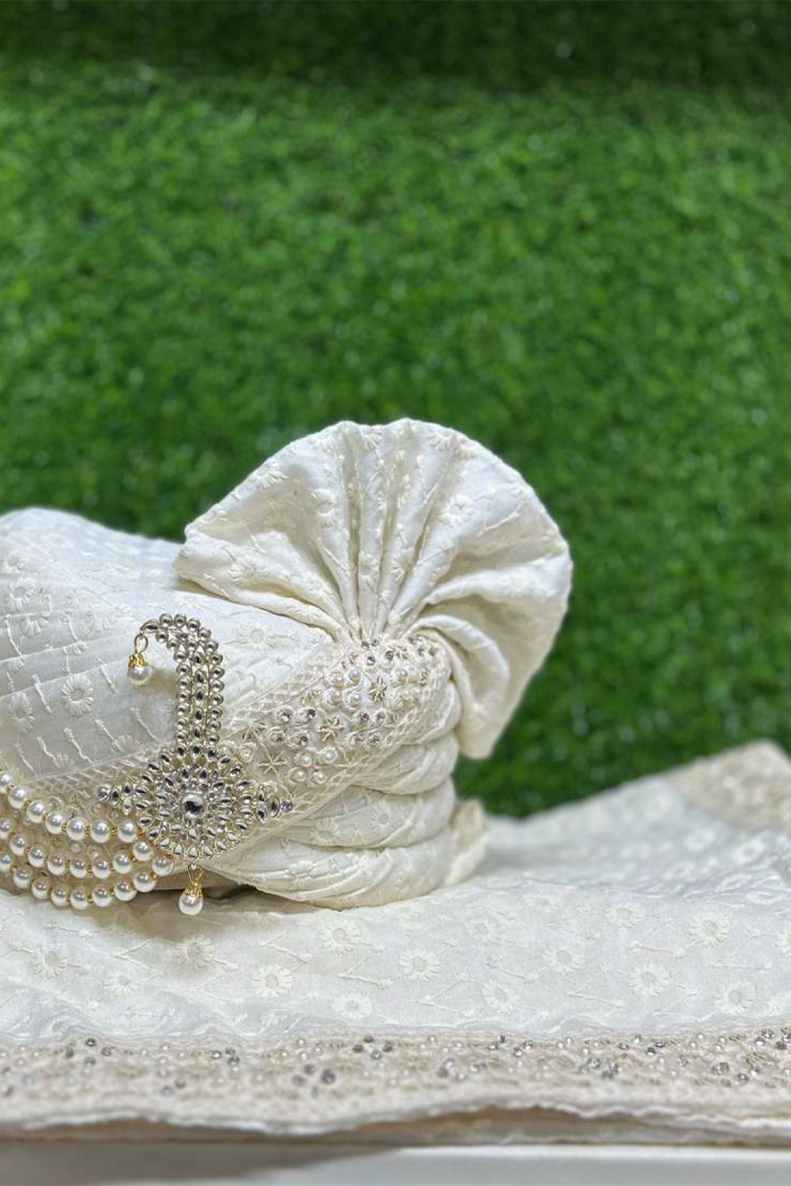 Designer Off White Chicken Work Turban & Stole 