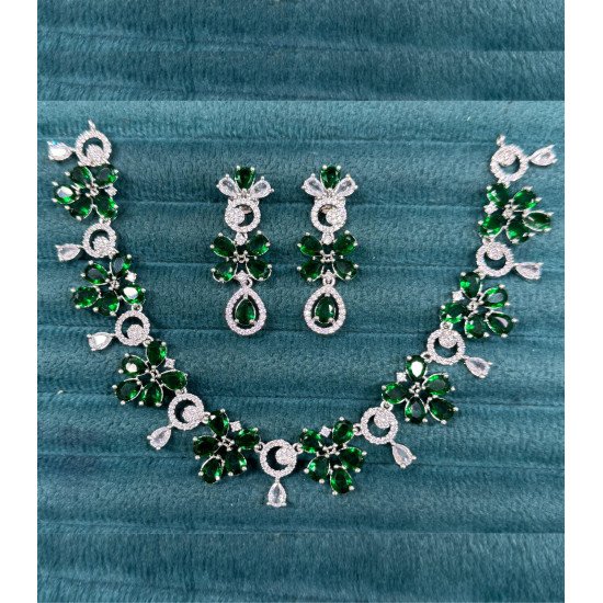 Pretty Like a Petal Elegant Diamond-Look Jewelry Set