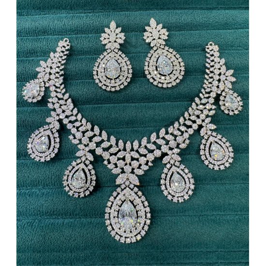 Regal Teardrop Necklace Set with Center Stones & Diamond Finish