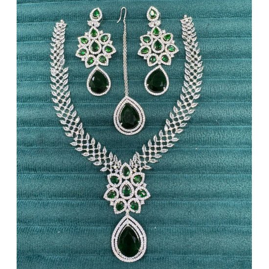 Crystal Teardrop Jewelry Set – Leaf Pattern Necklace + Earrings + Maang Tikka