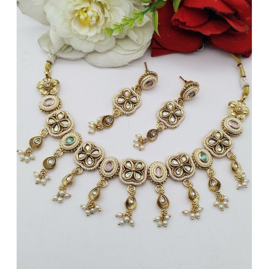 Antique Gold Choker Necklace Set with Pearls and Kundan Detailing