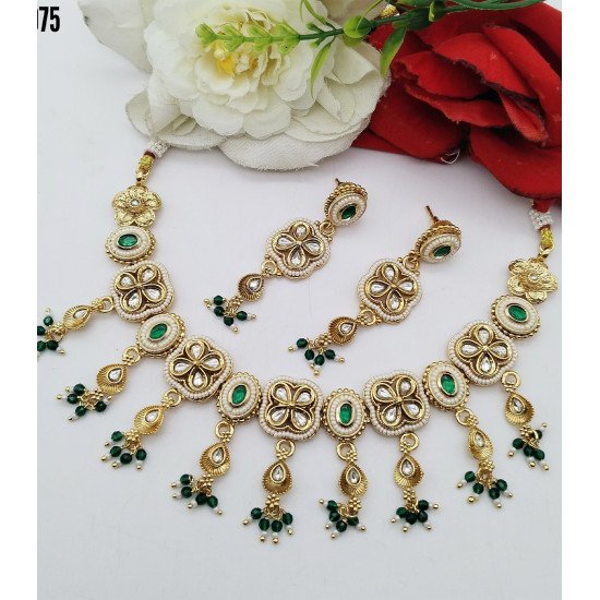 Antique Gold Choker Necklace Set with Pearls and Kundan Detailing