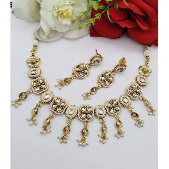 Antique Gold Choker Necklace Set with Pearls and Kundan Detailing