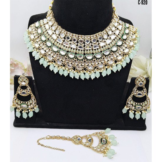 Luxurious Kundan Green Bead Bridal Necklace Set – Traditional Indian Jewelry with Earrings & Maang Tikka
