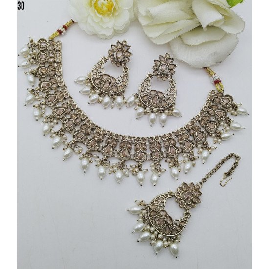 Antique Green Stone Bridal Necklace Set with Earrings & Maang Tikka