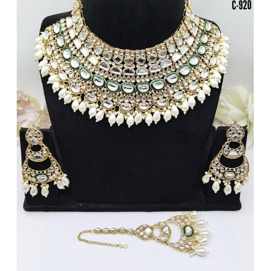 Luxurious Kundan Green Bead Bridal Necklace Set – Traditional Indian Jewelry with Earrings & Maang Tikka