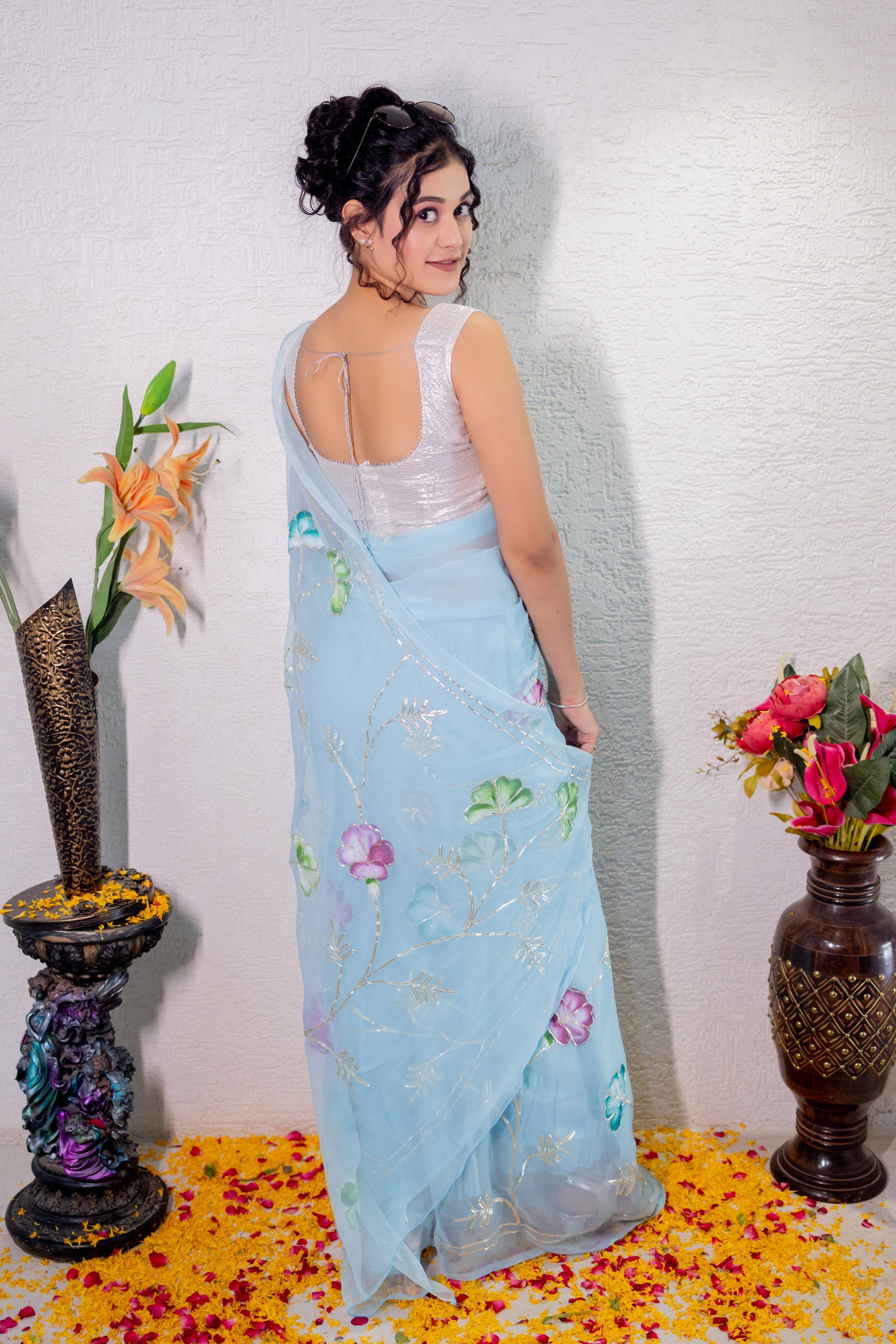 नीलवर्णः (nīlavarṇaḥ) saree